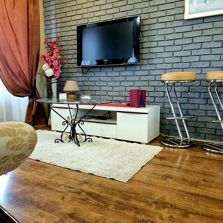 Apartment Voznesenska 25 Dnipro Esterno foto